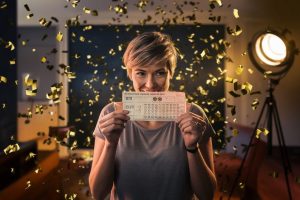 Une américaine remporte 507 000 dollars grâce à ses numéros fétiches : La persévérance finit par payer dans le jeu de loterie